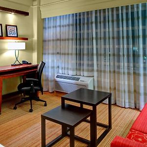 Courtyard By Marriott Greenville Downtown